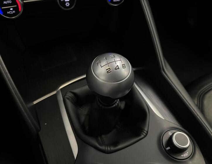 Alfa Romeo Giulia 15