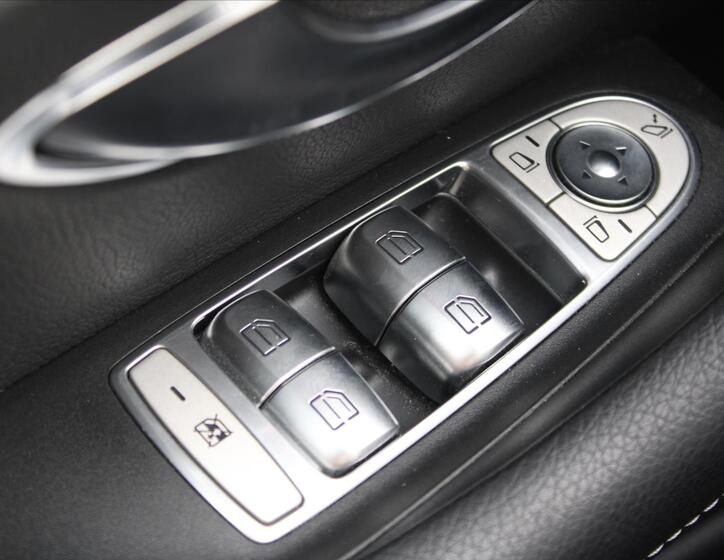 Mercedes-Benz Třídy E 22