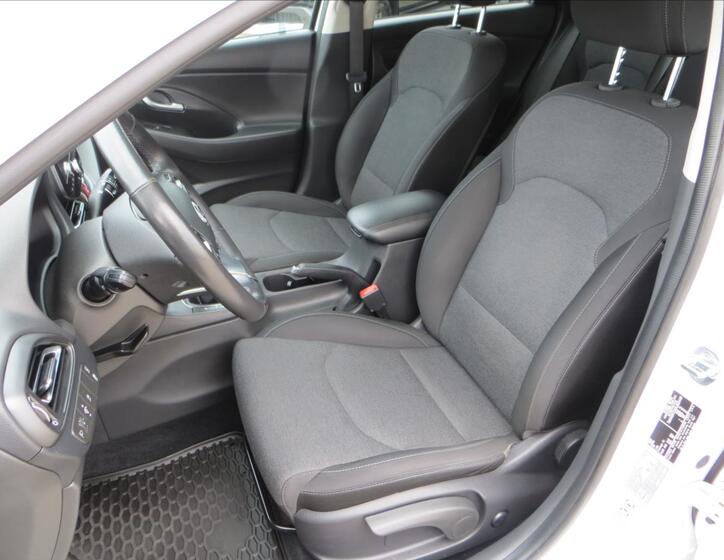Hyundai i30 13