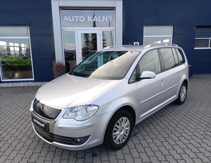 Volkswagen Touran 1