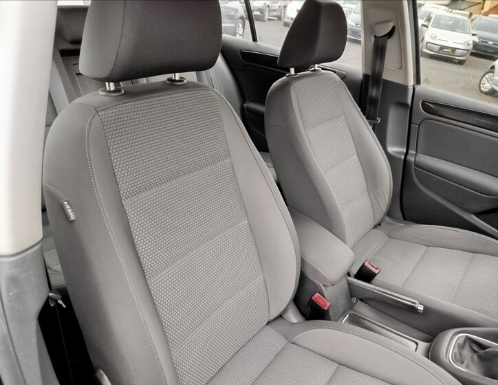 Volkswagen Golf 31