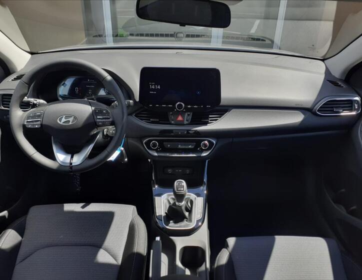 Hyundai i30 4