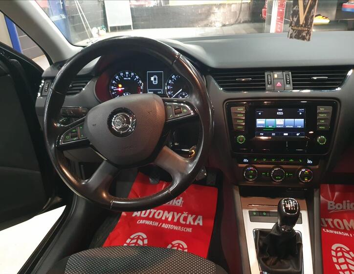 Škoda Octavia 10