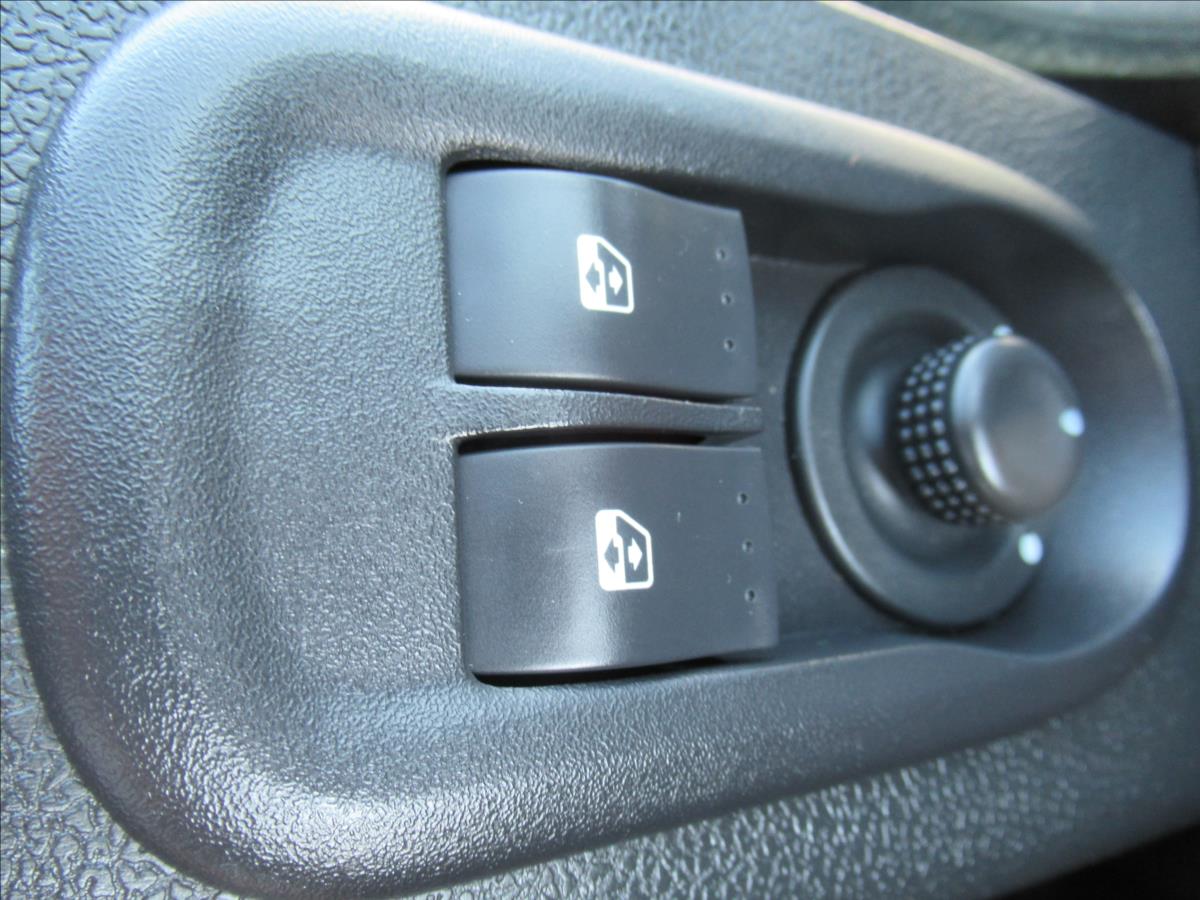 Nissan NV400