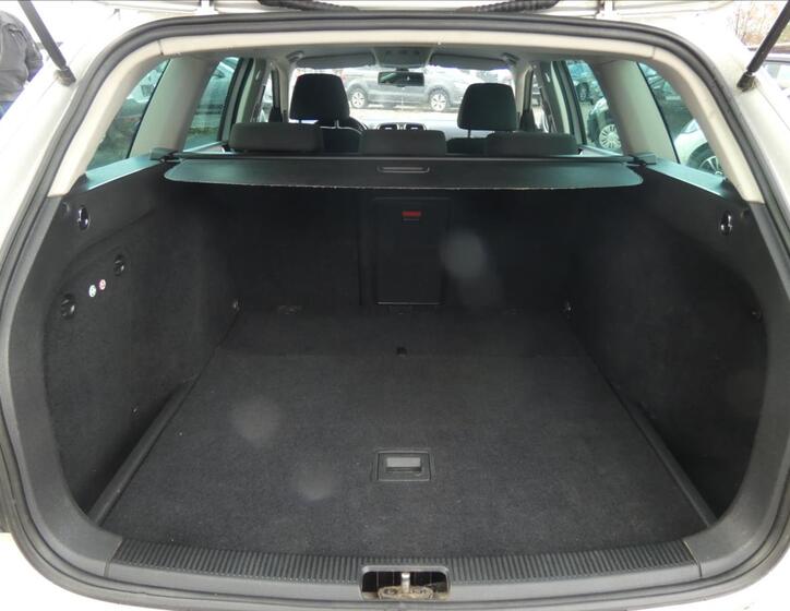 Volkswagen Golf 13