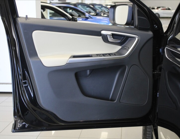 Volvo XC60 15
