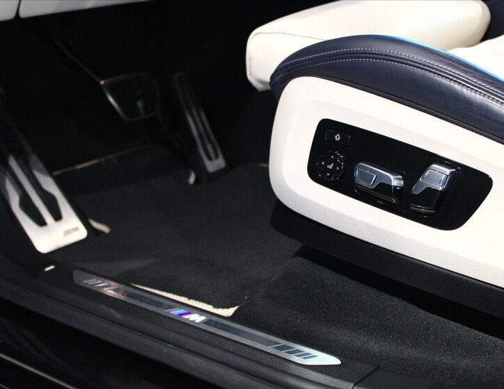 BMW X7 9