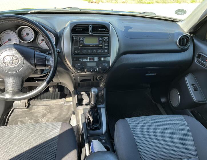 Toyota RAV4 13