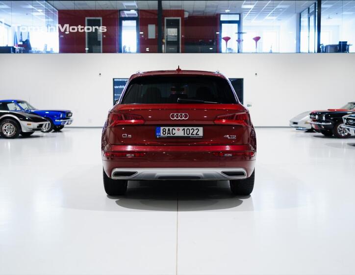 Audi Q5 6