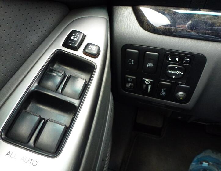 Toyota Land Cruiser 33