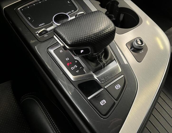 Audi Q7 16