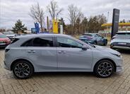 KIA Ceed 4