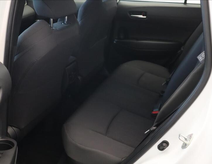 Toyota Corolla Cross 13