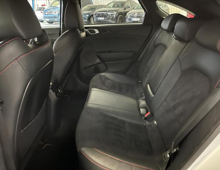 KIA ProCeed 24