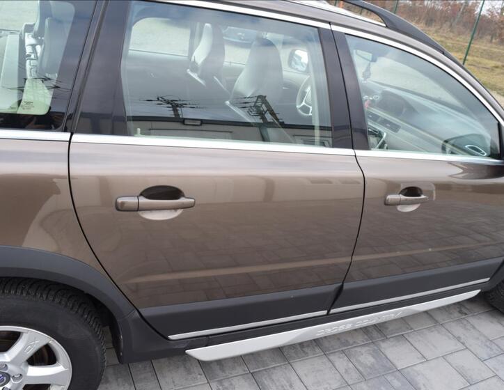Volvo XC70 11