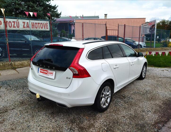 Volvo V60 4
