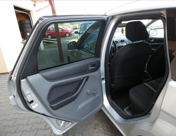 Ford Focus 16