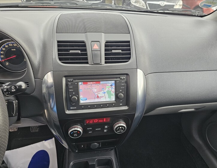 Suzuki SX4 16