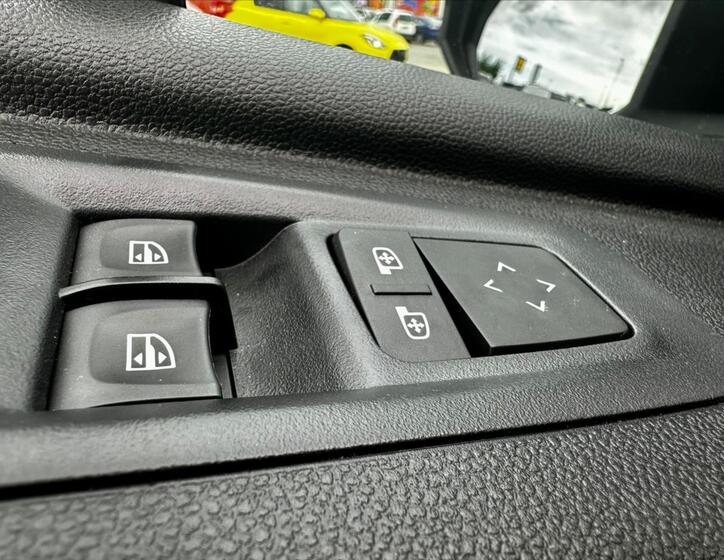 Nissan Interstar 13