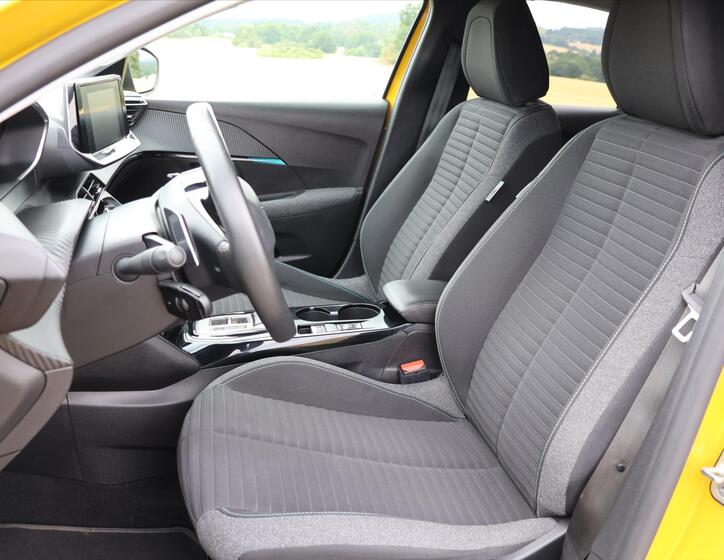Peugeot 208 12