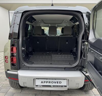 Land Rover Defender 11