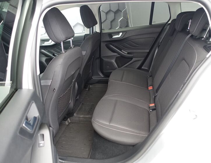 Ford Focus 29