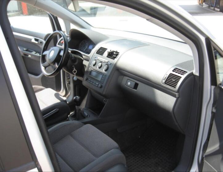 Volkswagen Touran 11