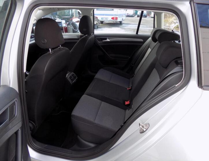 Volkswagen Golf 11