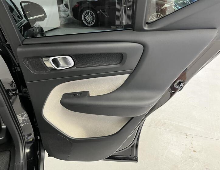 Volvo XC40 30