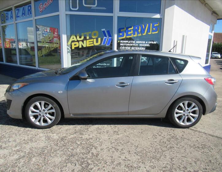 Mazda 3 8