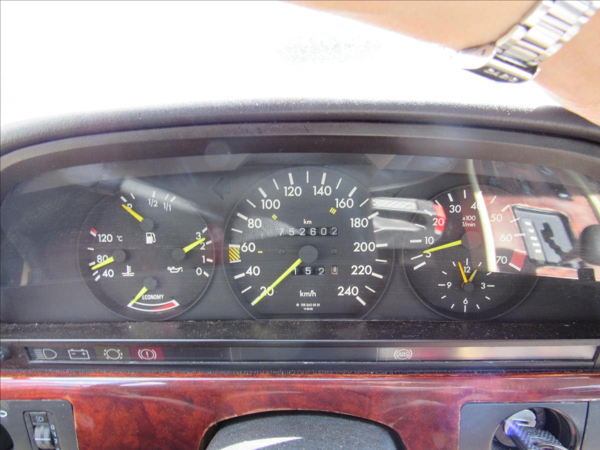 Mercedes-Benz 126