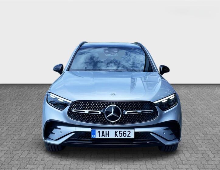 Mercedes-Benz GLC 8