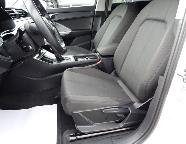 Audi Q3 17