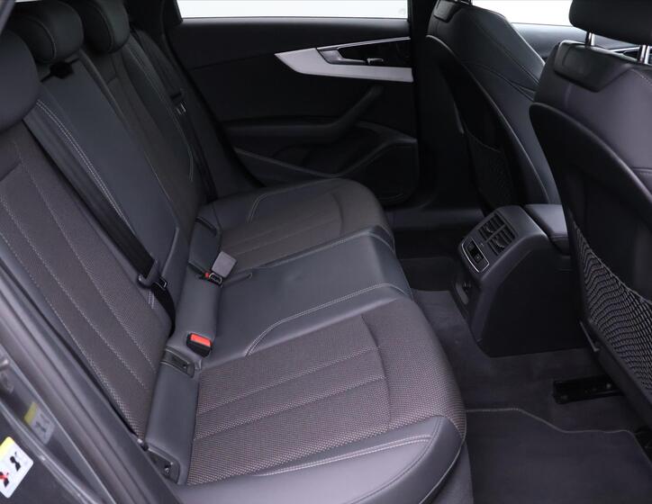 Audi A4 15