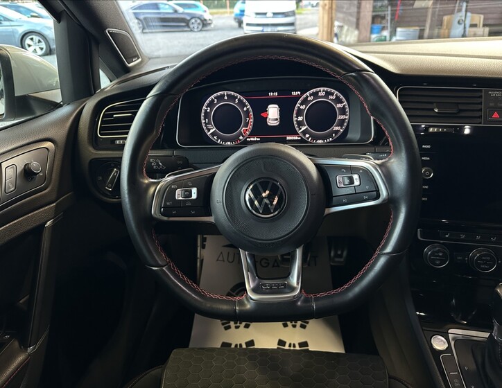Volkswagen Golf 12