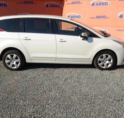 Peugeot 5008 8
