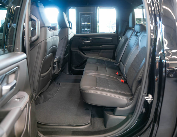 Dodge RAM 28