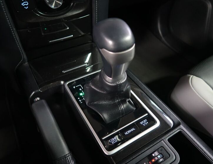 Toyota Land Cruiser 34