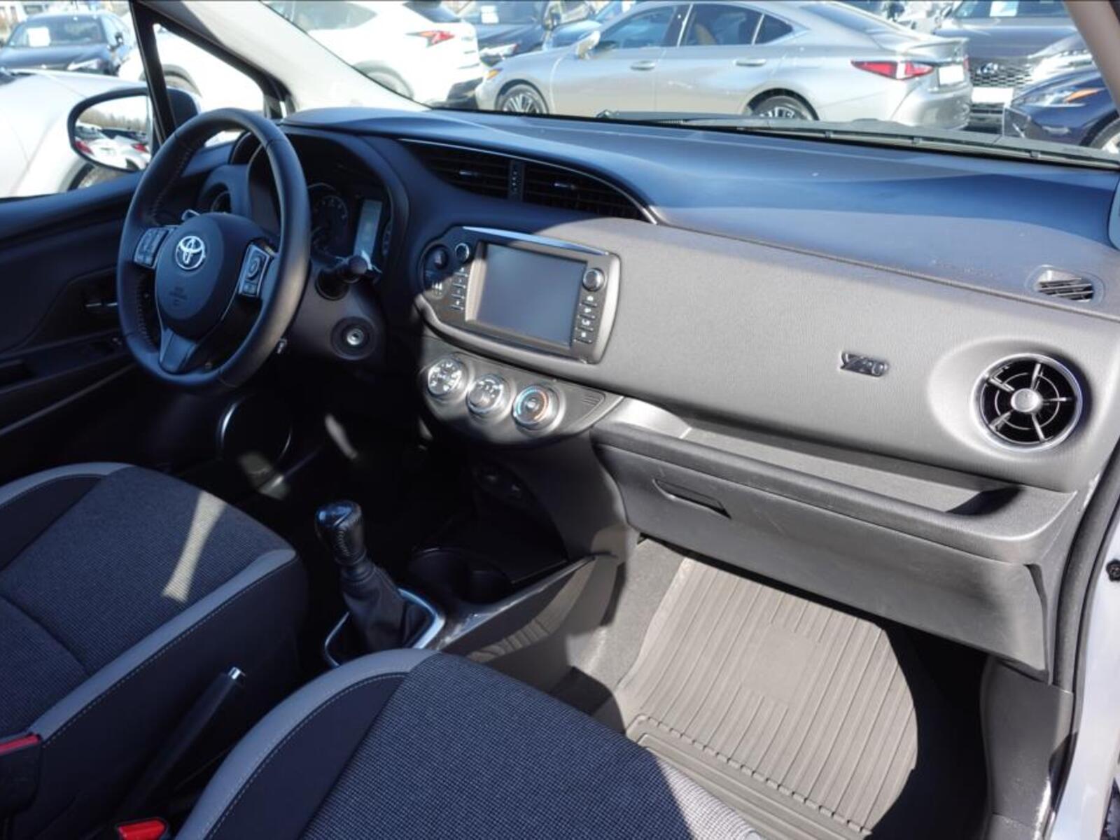 Toyota Yaris 30