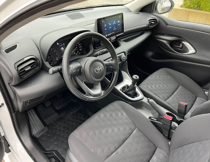 Toyota Yaris 14