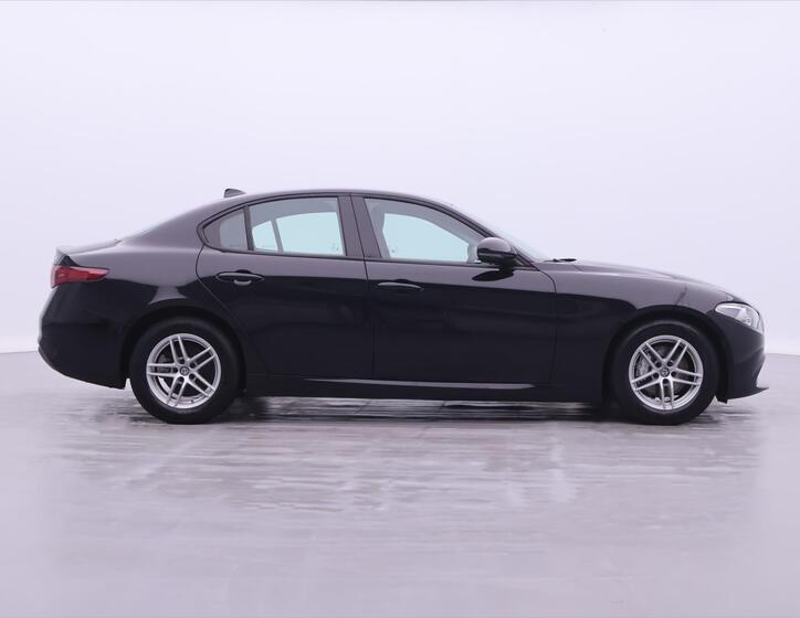 Alfa Romeo Giulia 8