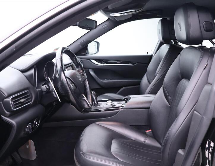 Maserati Levante 13