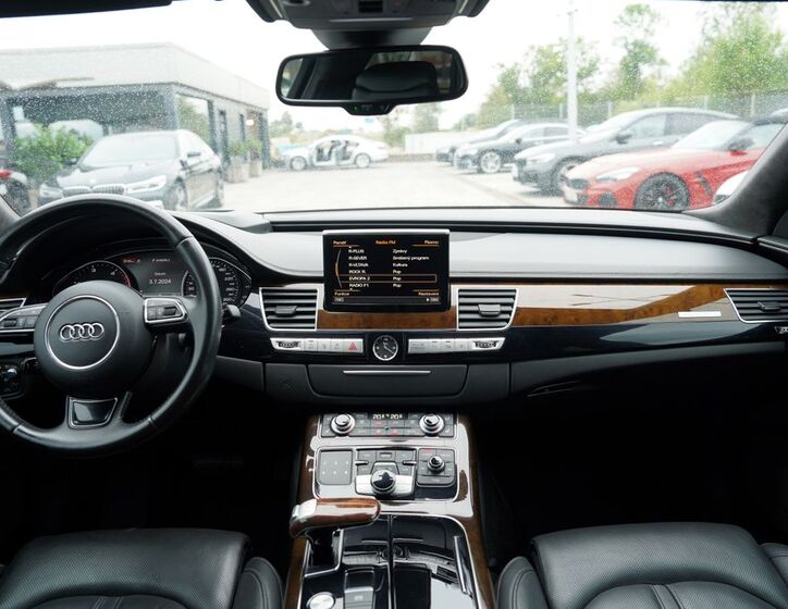 Audi A8 27