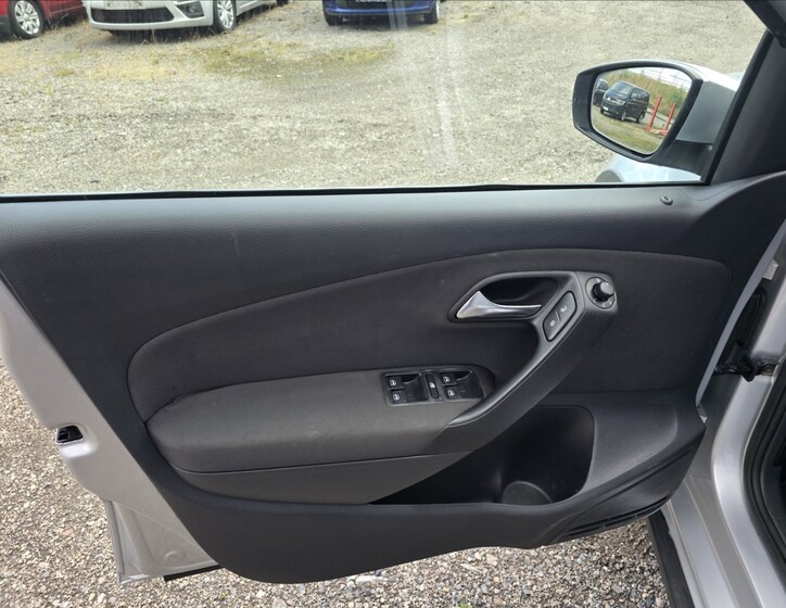Volkswagen Polo 9