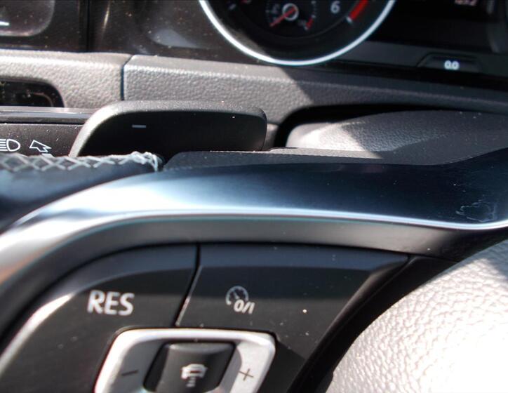 Volkswagen Golf 23