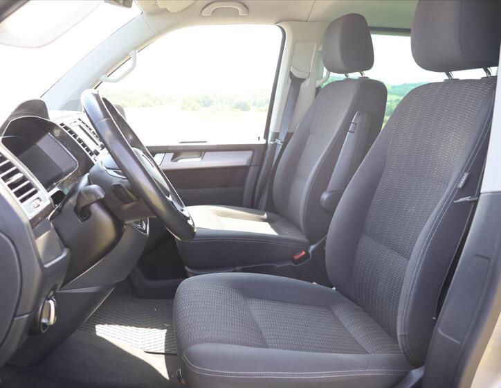 Volkswagen Multivan 12