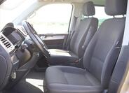 Volkswagen Multivan 12