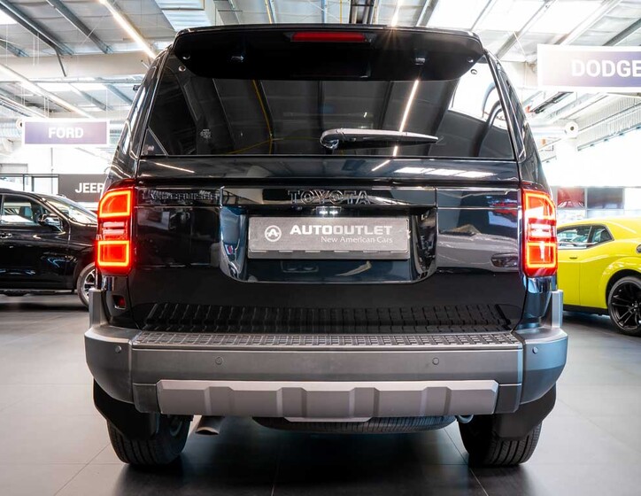 Toyota Land Cruiser 4