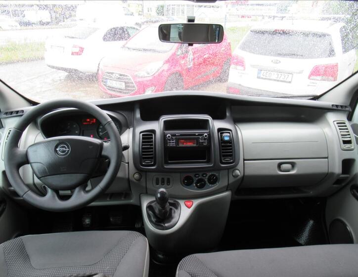 Opel Vivaro 9