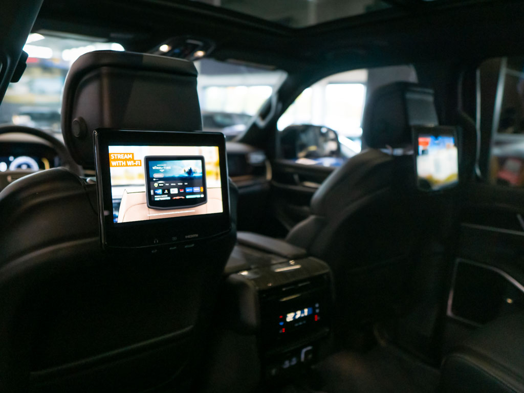 Jeep Wagoneer